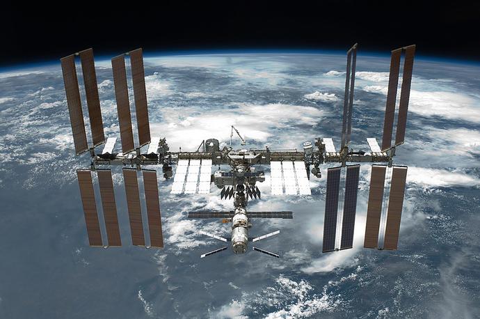 Kosmiczni turyści polecą ze SpaceX na Międzynarodową Stację Kosmiczną