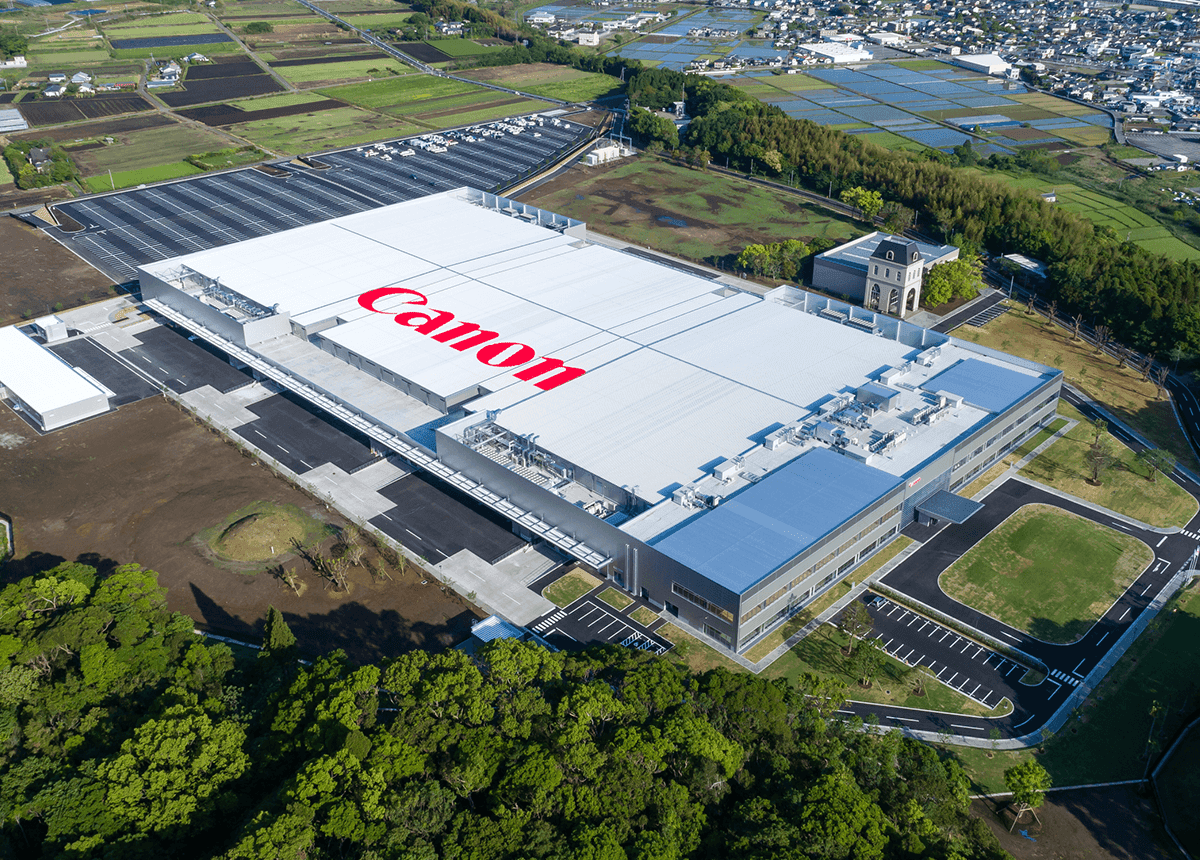 Fabryka Canona w Miyazaki w Japonii, fot. miyazaki.canon class="wp-image-1099307" 