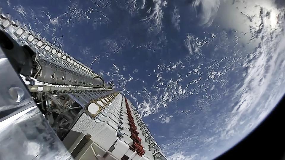 Pierwszy satelita konstelacji Starlink spłonął w atmosferze Ziemi