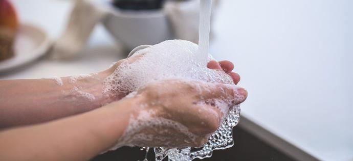 koronawirus apka do mycia rąk