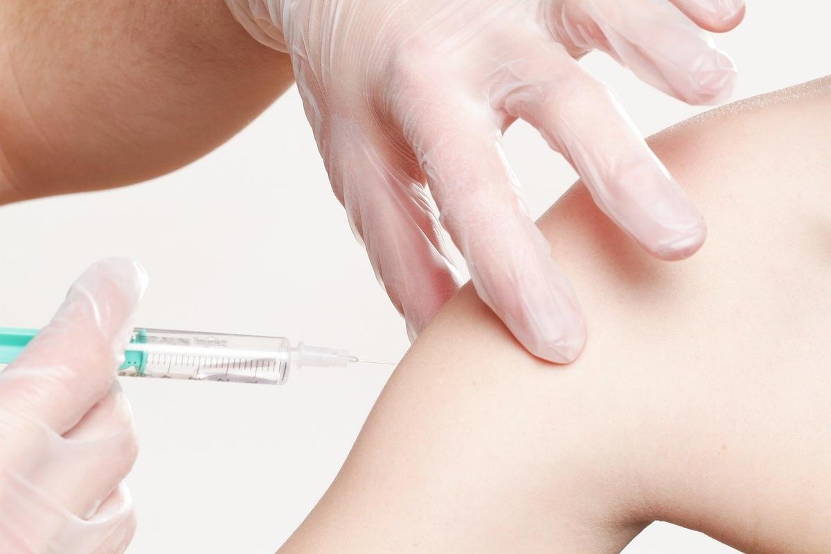Szczepionka na koronawirusa przeszła pierwszą fazę testów klinicznych