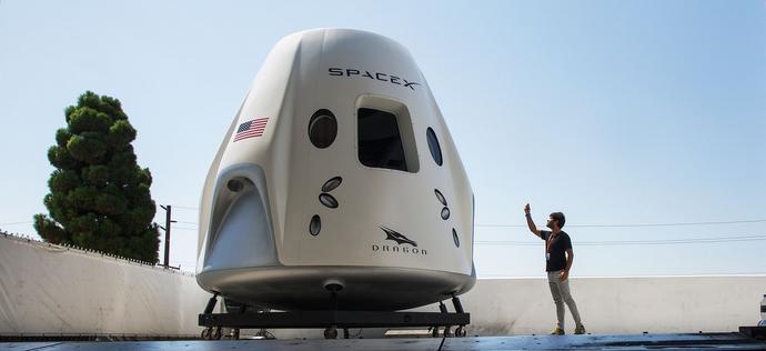 SpaceX musi wysłać parę astronautów na orbitę i sprowadzić ich na Ziemię