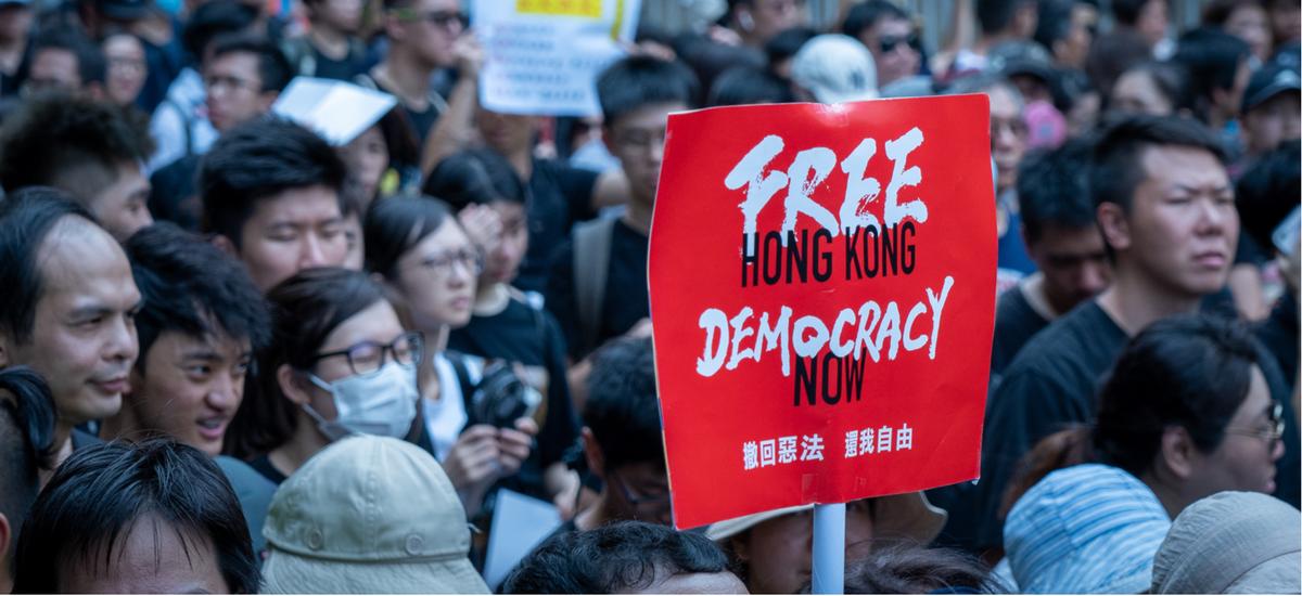 Oto koniec wolności w Hongkongu. Władze zatrzymują potentata mediowego. Z miasta uciekają kolejne technologiczne firmy