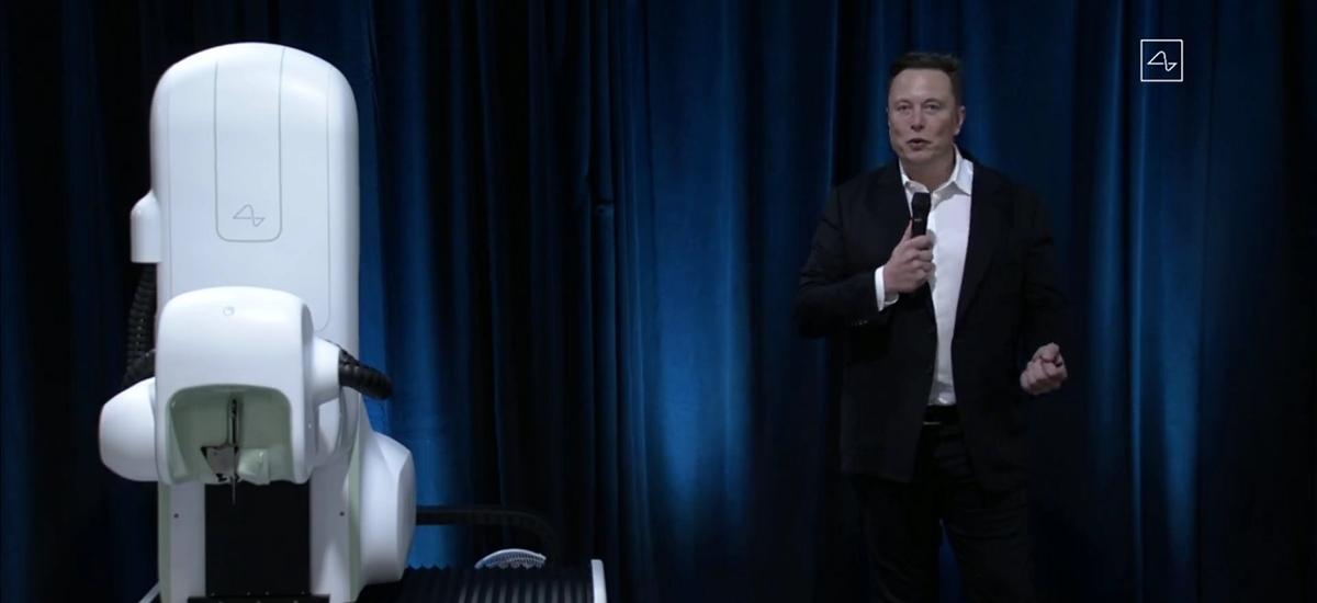 Telepatycznie przywołasz Teslę. Elon Musk prezentuje prototyp interfejsu mózg-komputer o nazwie Link