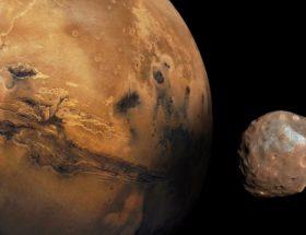 Niewielki księżyc Marsa może skrywać tajemnice o przeszłości Czerwonej Planety. Wreszcie poleci tam sonda