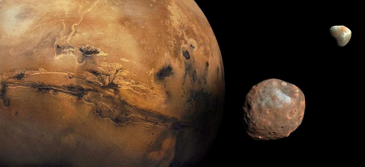 Niewielki księżyc Marsa może skrywać tajemnice o przeszłości Czerwonej Planety. Wreszcie poleci tam sonda