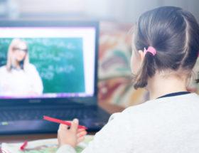 Zabrakło komputerów. Ponad milion uczniów w Polsce nie bierze udziału we wszystkich e-lekcjach