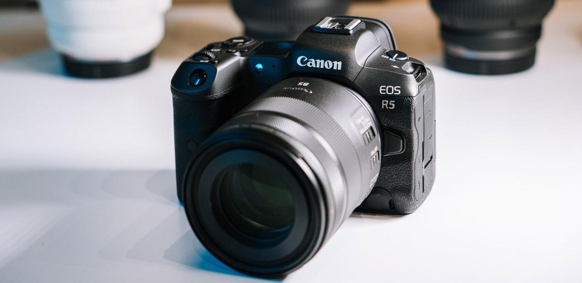 2021 dla Canon będzie rokiem bezlusterkowców. Pierwszy nadchodzi Canon EOS R5s z 90 Mpix 
