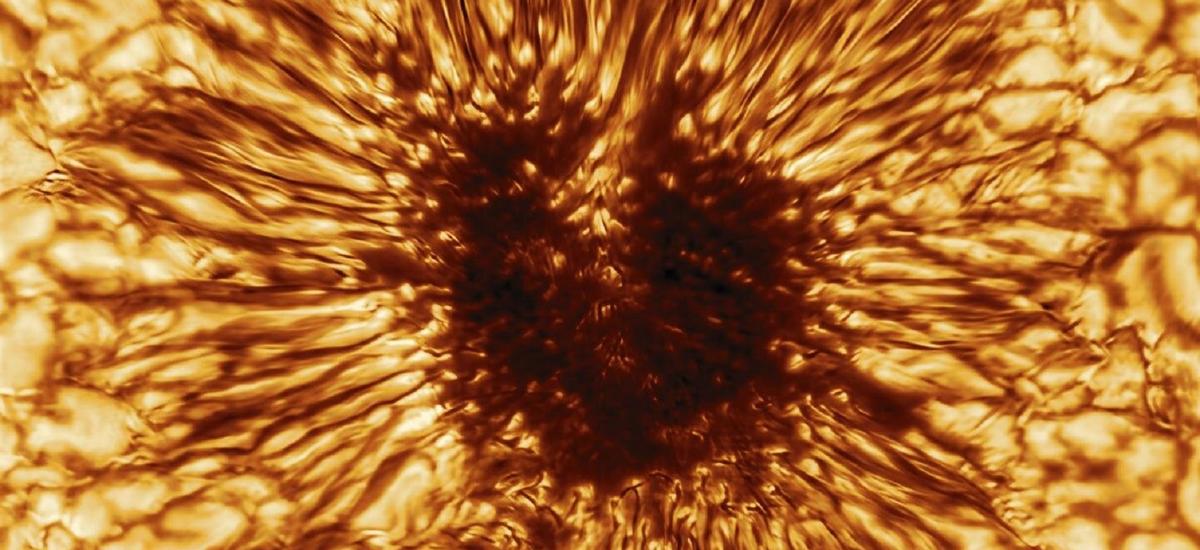 Oko Saurona spogląda w naszą stronę. Najlepsza fotografia plamy słonecznej w historii