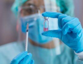 Pierwsza dawka szczepionki Pfizera ogranicza ryzyko zakażenia się koronawirusem od 33 do 66 procent