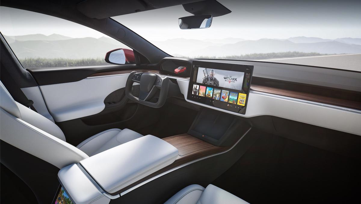 Ogromny ekran do czegoś się przyda. W Tesli Model S zagrasz w Wiedźmina i Cyberpunka