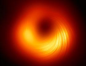 Nowe zdjęcie z Teleskopu Horyzontu Zdarzeń to nowe informacje o supermasywnej czarnej dziurze w galaktyce M87