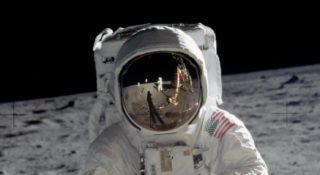 Co widział Buzz Aldrin? Fotograf pierwszy raz pokazał Księżyc oczami słynnego astronauty