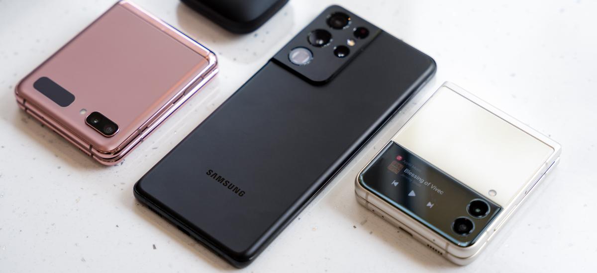 Samsung Galaxy Z Flip 3. Na co komu składany telefon? Praktyczne porównanie