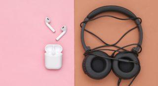 Przewodowe słuchawki coraz bardziej modne wśród młodych