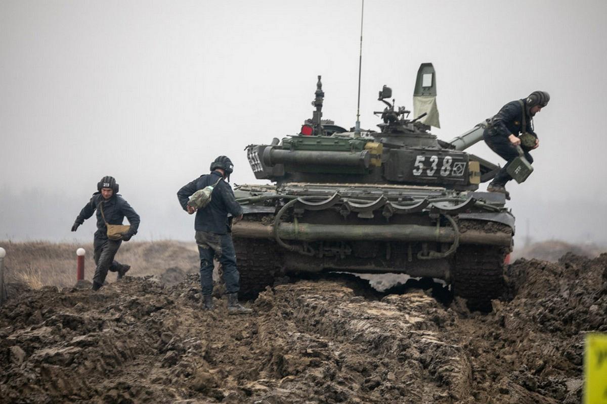 Wojna Rosji z Ukrainą. Czołgi zakopały się w błocie