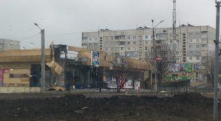 Zbrodniczy ostrzał miast na Ukrainie