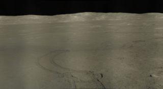 Chiński łazik Yutu 2 wysyła zdjęcie z Księżyca. Z Ziemi tego nie widać