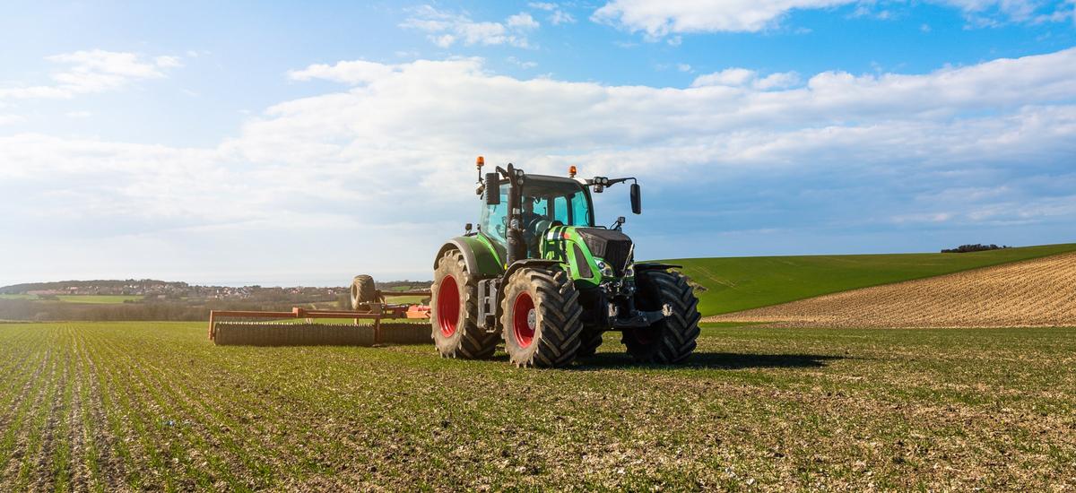 Rosjanie ukradli traktory w Ukrainie i nie potrafią ich uruchomić