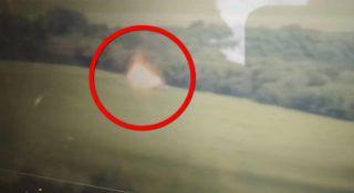 Mi-35M roztrzaskał się o ziemię. Dron nagrał moment trafienia