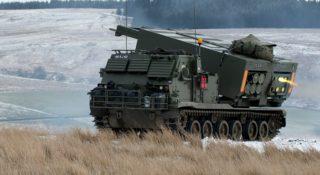 Najpotężniejsze amerykańskie wyrzutnie rakiet już w Ukrainie. MLRS budzi postrach