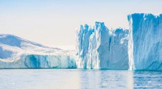 Grenlandia topnieje. Podniesie poziom mórz i oceanów o 27 cm