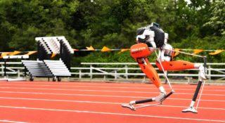 Robot właśnie pobił rekord w biegu na 100 metrów