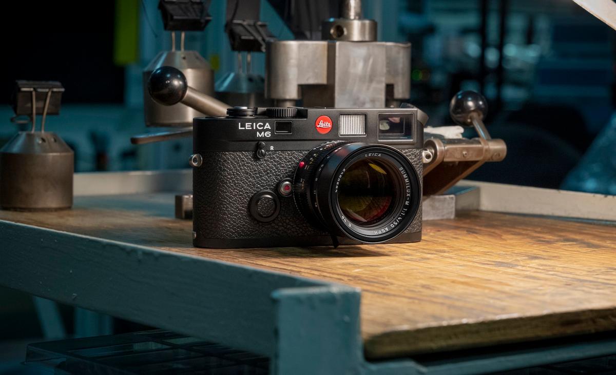 Leica właśnie wypuściła analogowy aparat. Ta przyjemność kosztuje 25 tys. zł