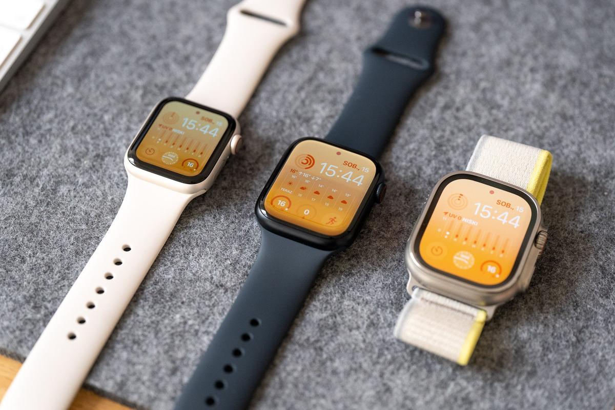 Apple Watch SE (2022) 40 mm vs Apple Watch Series 8 45 mm vs Apple Watch Ultra 49 mm