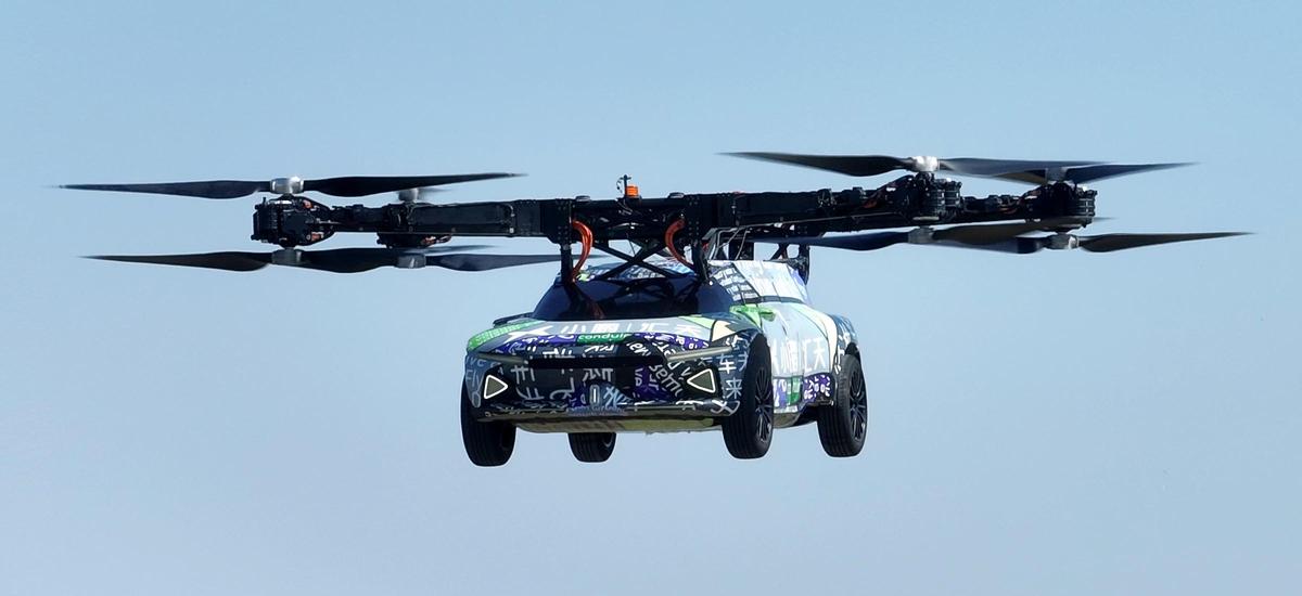 Chińczycy zaprezentowali pierwszy w pełni elektryczny, latający samochód VTOL