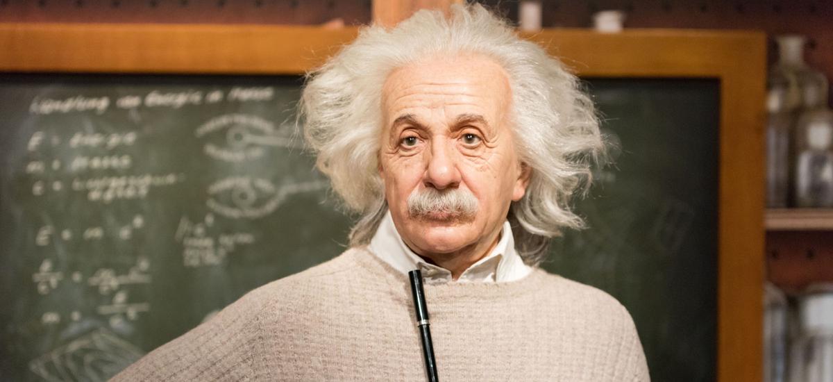 Teraz pogadasz z Einsteinem o kwantach i zapytasz Muska o biznes. Ten chatbot spełnia marzenia