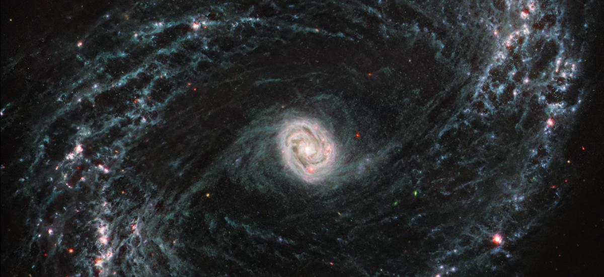 Teleskop Webba ujawnił ukrytą sieć w galaktykach. Oko Saurona robi wrażenie