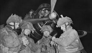 Miniaturowi spadochroniarze wylądowali w Normandii. Niemcy byli przerażeni