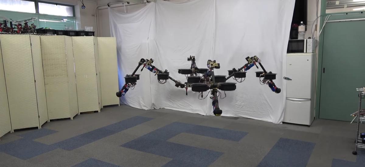 Japończycy stworzyli robota z koszmarów. Oto gigantyczny i latający robo-pająk