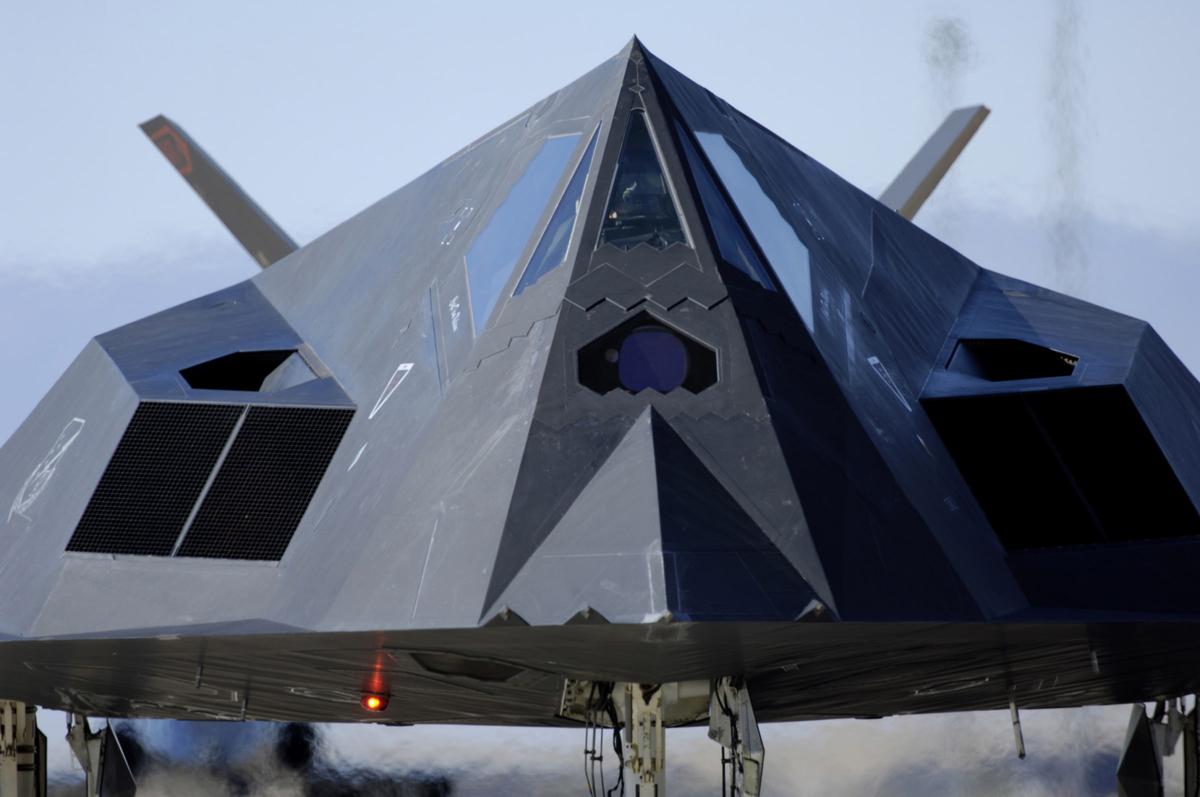 F-117 Nighthawk: jak niewidzialność zmieniła oblicze nowoczesnej wojny