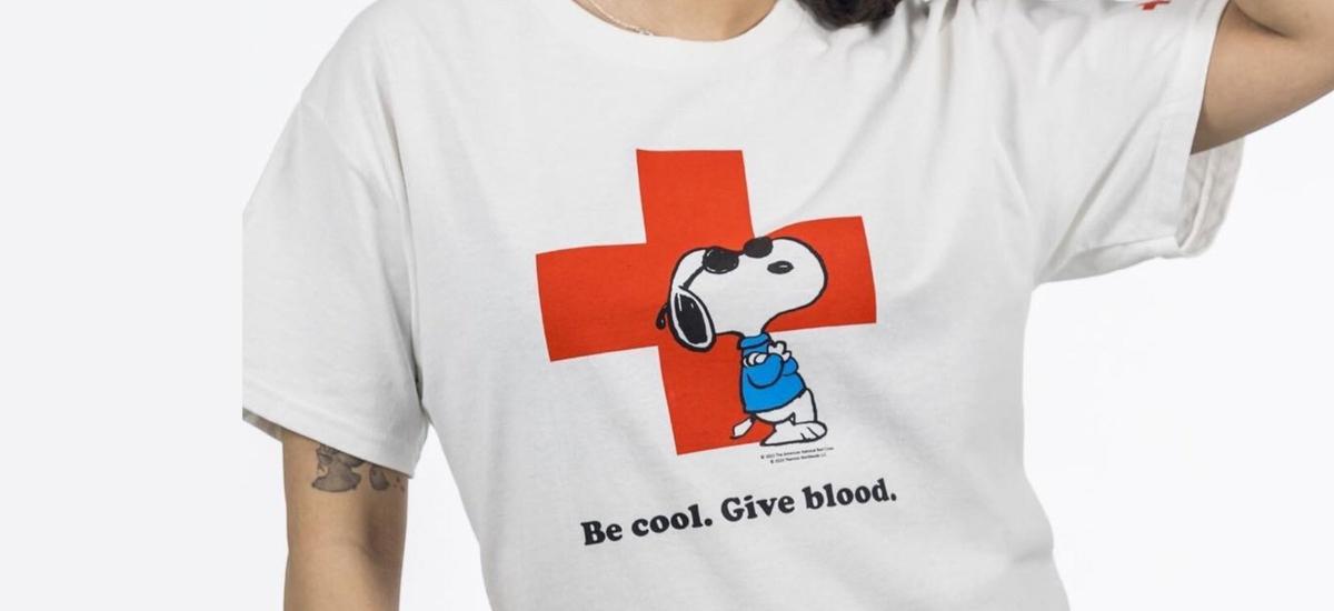 Ludzie hordami oddają krew, aby dostać śmieszną koszulkę. TikToka zalały filmiki