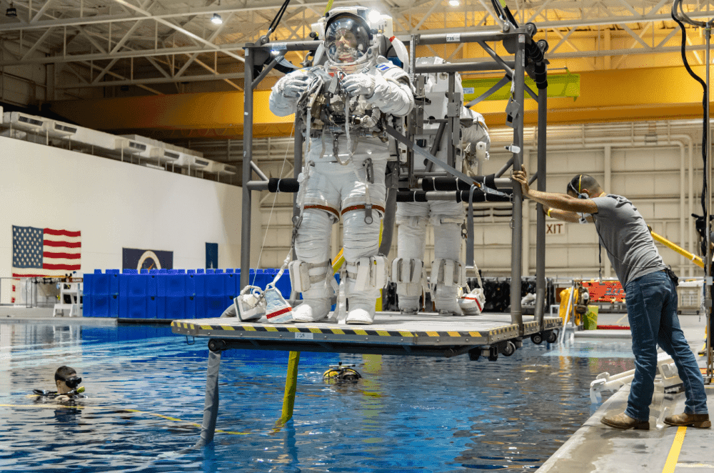 Tak wyglądają ćwiczenia. Na zdjęciu francuski astronauta Thomas Pesquet fot. ESA - Europejska Agencja Kosmiczna 