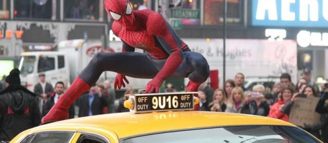 Kicz i absurd, które polubicie &#8211; recenzja filmu Niesamowity Spider-Man 2
