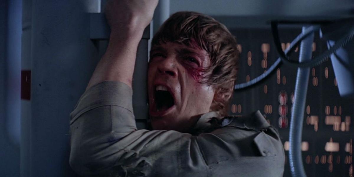 Mark Hamill jako Luke Skywalker w legendarnej scenie z filmu Imperium kontratakuje